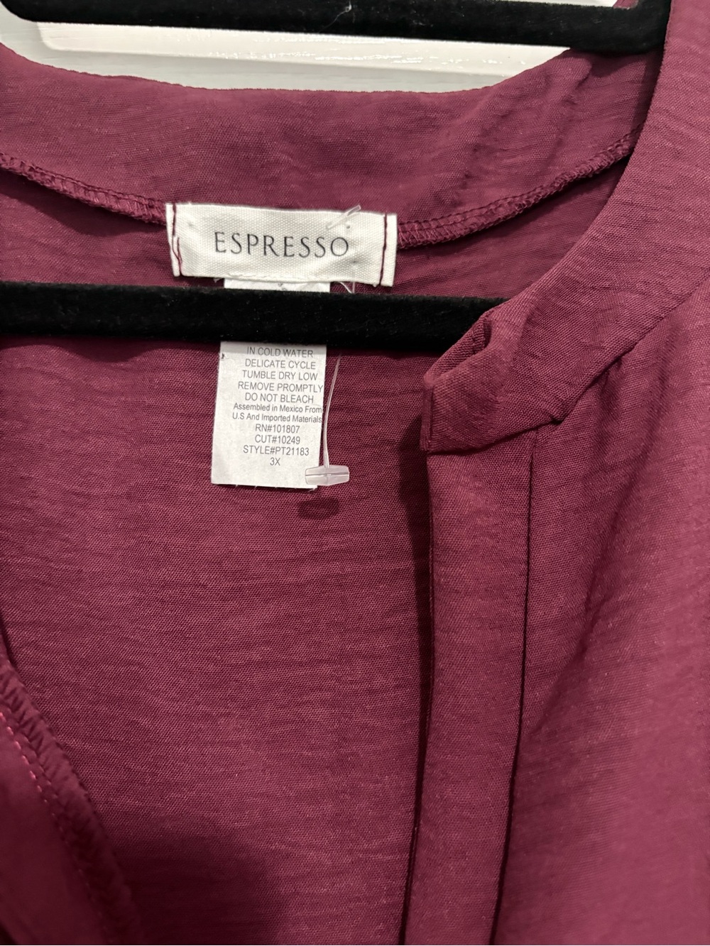 Espresso NWT Deep Burgundy Button-Front Short Sleeve Blouse - Picture 4 of 7